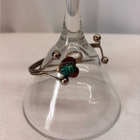 Unique Navajo Unisex Silver Open Cuff Bracelet with Turquoise Colour - Picture 13 of 14